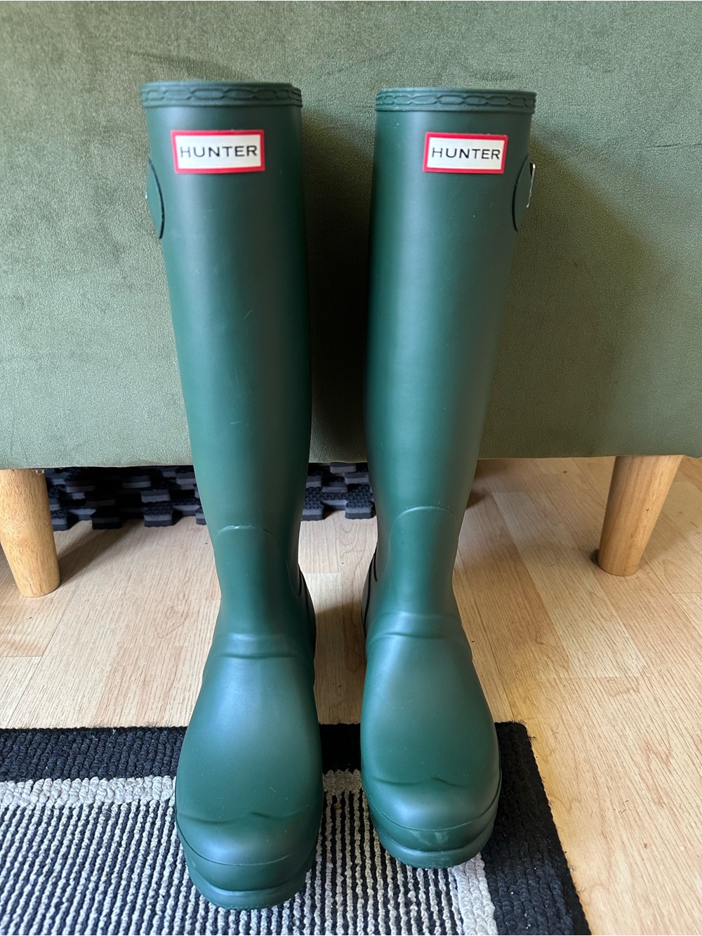 Hunter Women’s Original Tall Rain Boots Green size 8